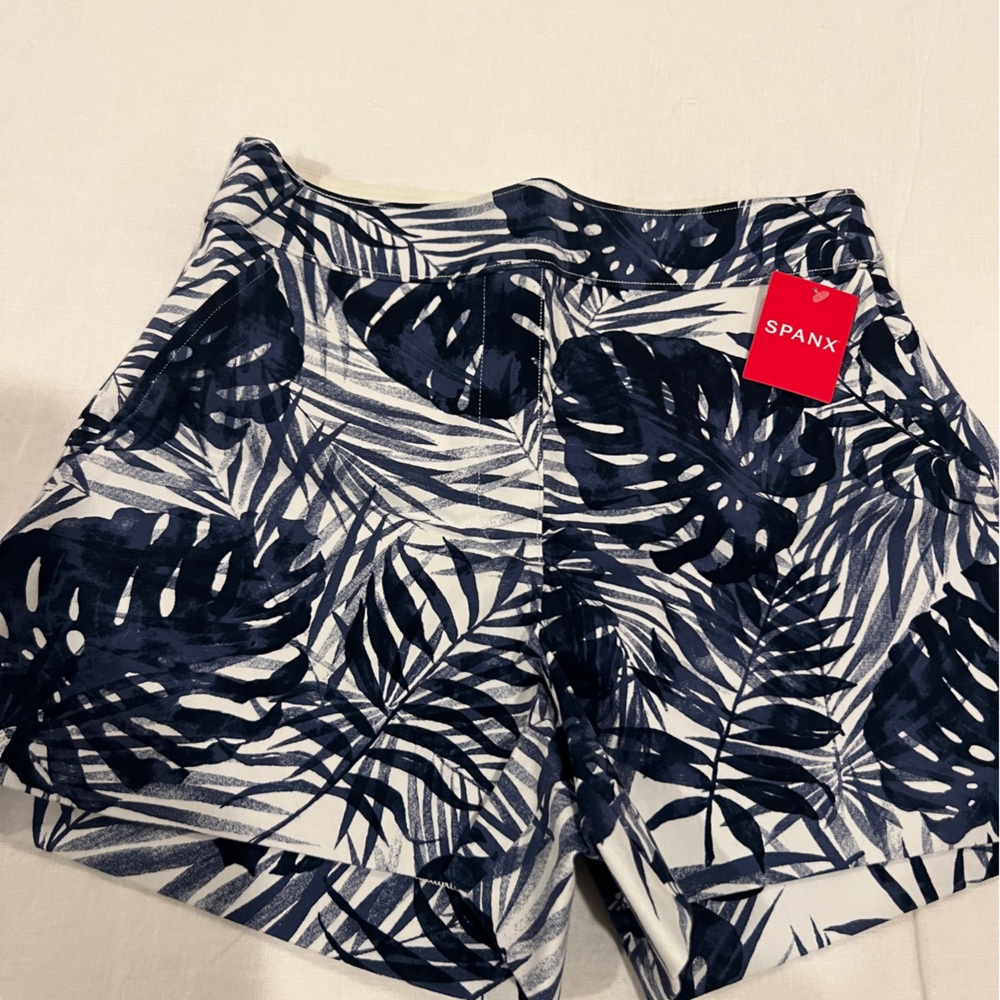 NWT SPANX On The Go 4” inseam shorts, XS